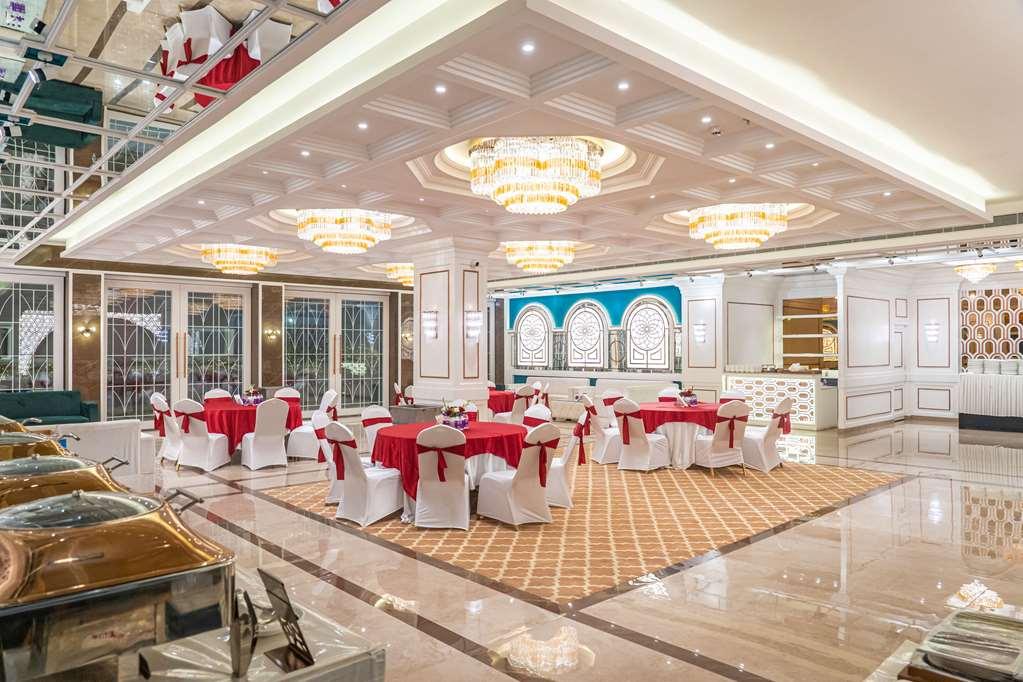 Clarion Hotel Epicure Dehradun Servizi foto